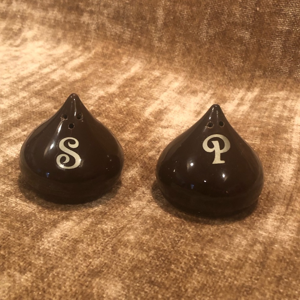Vintage Hershey Kisses Salt and Pepper Shakers Hersheys Park Unique Valentines